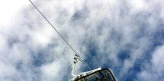 teen,-18,-killed-in-tragic-chairlift-fall-at-popular-canadian-ski-resort