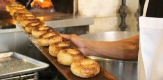 this-brooklyn-bagel-shop-is-saving-money-with-plug-in-batteries
