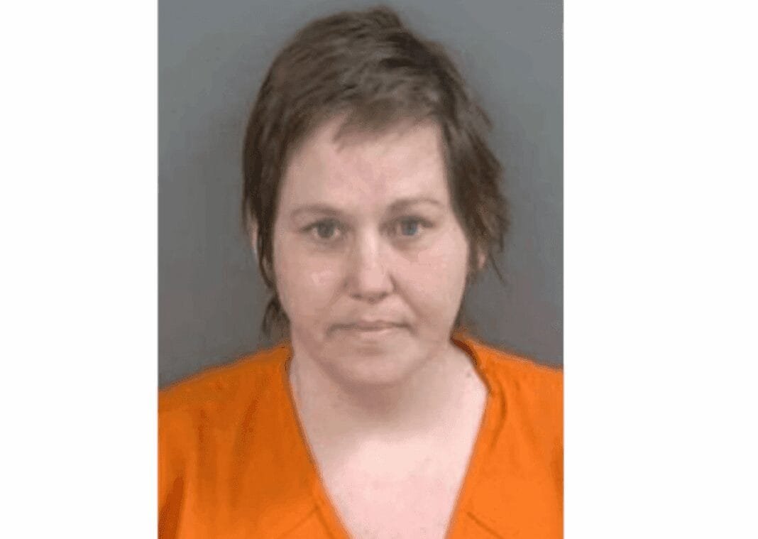 woman-freaks-out-while-being-sentenced-for-her-roommate’s-brutal-murder