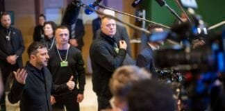ukraine:-zelensky-upbeat-on-us-deal-–-but-davos-showed-the-us-president-to-be-an-unreliable-ally