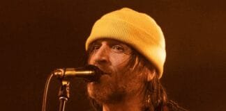 ’90s-singer-hospitalized-after-sending-‘disturbing’-video-to-fan