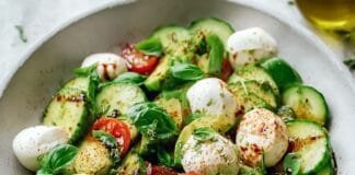 cucumber-mozzarella-salad-(fresh,-easy-&-perfect-for-summer)