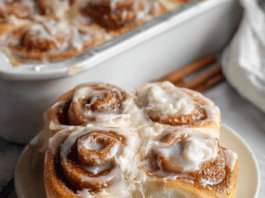 Homemade Cinnamon Rolls (Soft + Fluffy!) homemade-cinnamon-rolls-(soft-+-fluffy!)