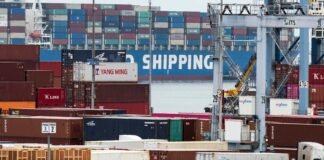 cosco-shipping-suspends-bookings-for-middle-east-routes-amid-conflict