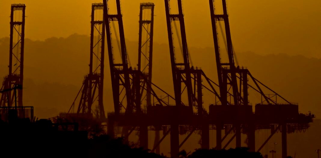 far-from-random,-china’s-global-port-network-is-clustering-near-the-world’s-riskiest-trade-routes far-from-random,-china’s-global-port-network-is-clustering-near-the-world’s-riskiest-trade-routes