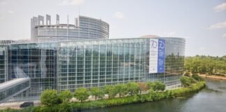 european-parliament-keeps-us-trade-deal-on-hold-amid-tariff-uncertainty