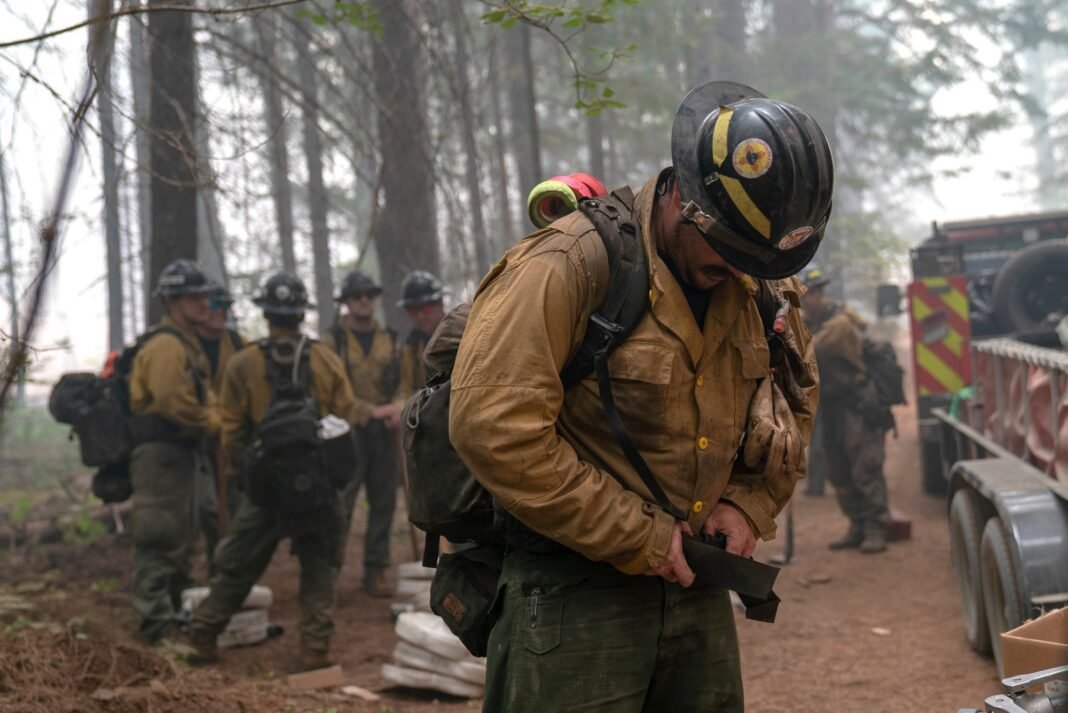 us.-forest-service-stops-issuing-firefighter-pants-that-contain-pfas,-following-propublica’s-reporting