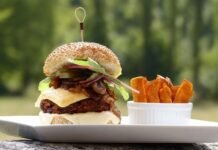 meat-alternatives-split-the-market:-veggie-burgers-stay,-lab-grown-steaks-stall