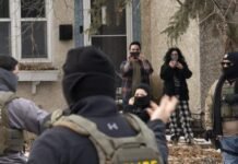 federal-agents-are-intimidating-legal-observers-at-their-homes:-“they-know-where-you-live”