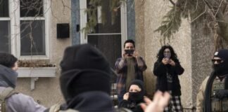 federal-agents-are-intimidating-legal-observers-at-their-homes:-“they-know-where-you-live”