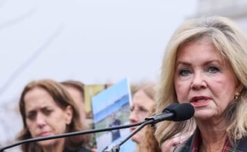 trump’s-iran-war-is-dividing-republicans-pro-palestine-groups-want-democrats-to-exploit-the-rifts.