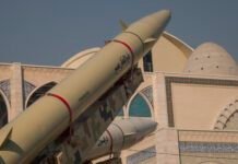 iran-strikes-kuwait-airport-fuel-tanks-and-bahrain-desalination-plant,-4-dead-in-the-gulf