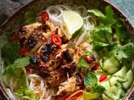 Vietnamese Noodles with Lemongrass Chicken (Bún Gà Nướng) vietnamese-noodles-with-lemongrass-chicken-(bun-ga-nuong)