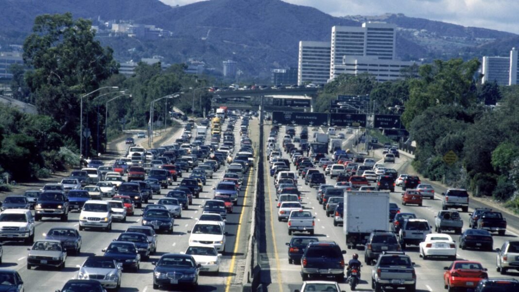 trump’s-epa-says-it’s-cracking-down,-but-the-data-tells-a-different-story