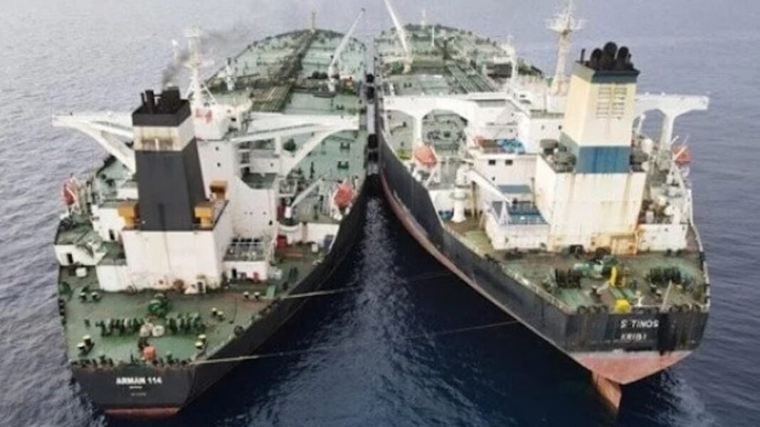 shadow-tankers:-the-only-ships-still-moving-through-hormuz-strait