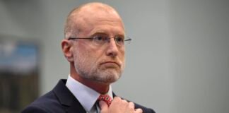 fcc-chair-blasts-amazon-after-it-criticizes-spacex-megaconstellation