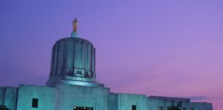 oregon-voters-overwhelmingly-said-yes-to-limiting-money-in-politics-then-politicians-had-their-say.