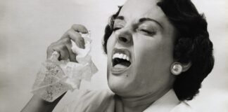 woman-sneezes-out-maggots-after-fly-larvae-get-trapped-in-her-deviated-septum