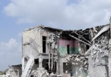 in-the-room-where-death-row-prisoners-say-final-goodbyes,-he-learned-he-would-live