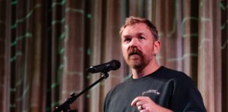 senate-dem-leaders-are-trying-to-sink-graham-platner-voters-aren’t-convinced.