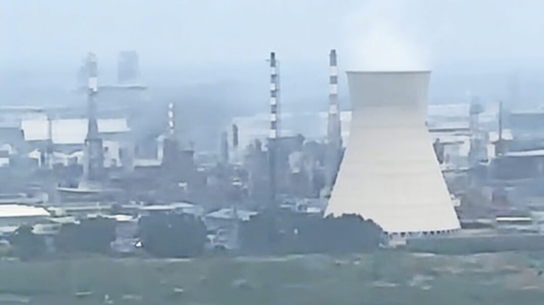 expert-warns-haifa-refinery-is-‘time-bomb’-despite-limited-damage-in-iranian-strike