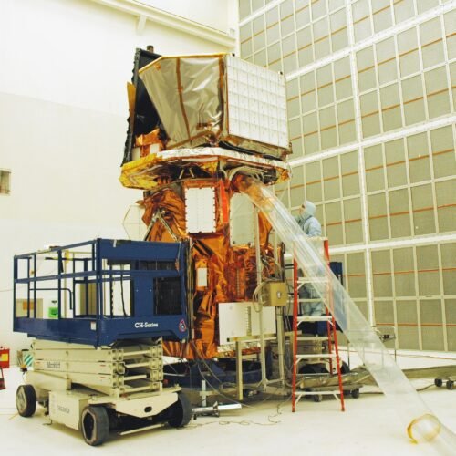 a-unique-nasa-satellite-is-falling-out-of-orbit—this-team-is-trying-to-rescue-it a-unique-nasa-satellite-is-falling-out-of-orbit—this-team-is-trying-to-rescue-it