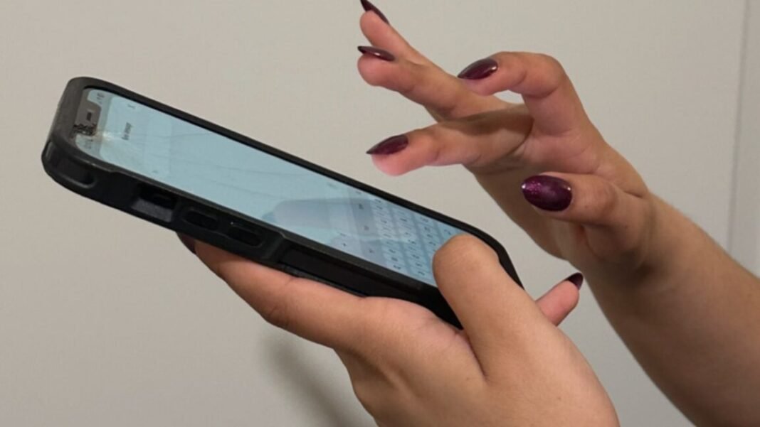 long-fingernails-vs.-touchscreens:-this-nail-polish-could-help