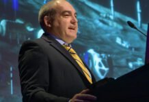 we-got-an-audience-with-the-“lunar-viceroy”-to-talk-how-nasa-will-build-a-moon-base