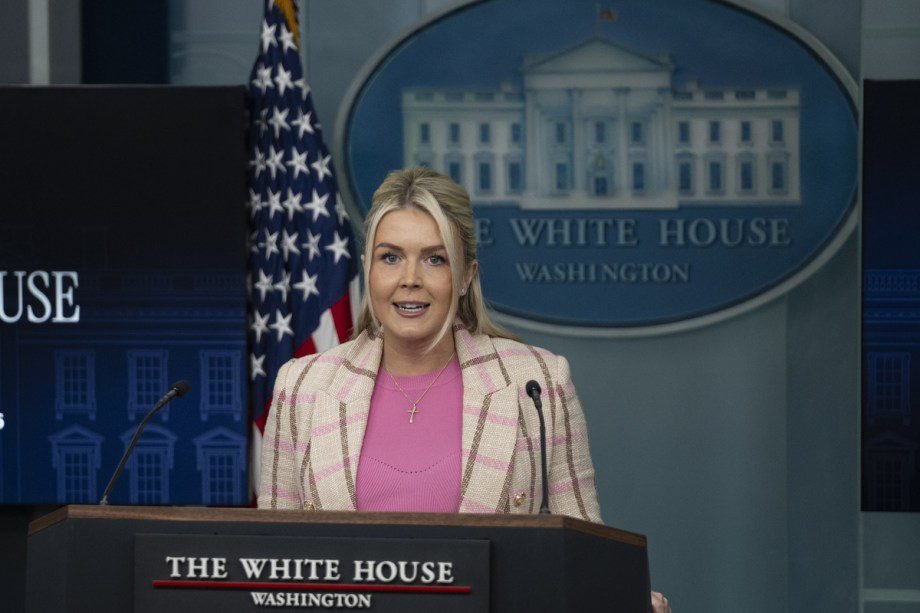 trump-prefers-peace-but-ready-to-‘unleash-hell’-in-iran:-white-house trump-prefers-peace-but-ready-to-‘unleash-hell’-in-iran:-white-house