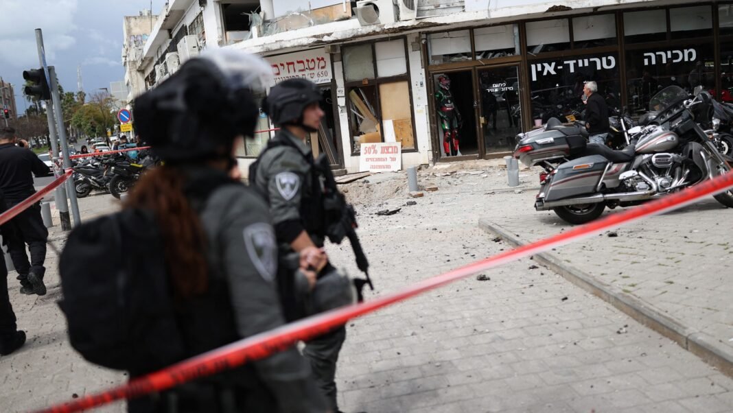 ceasefire-talk,-hormuz-pressure,-and-daily-strikes:-the-us-israel–iran-war-enters-a-more-dangerous-political-phase