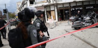 ceasefire-talk,-hormuz-pressure,-and-daily-strikes:-the-us-israel–iran-war-enters-a-more-dangerous-political-phase