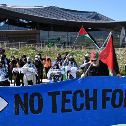 protesting-the-smash-and-grab-presidency-with-nikhil-pal-singh protesting-the-smash-and-grab-presidency-with-nikhil-pal-singh