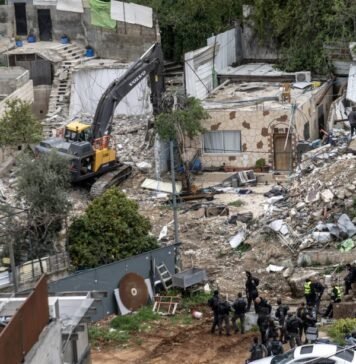 Israeli forces demolish two Palestinian homes in East Jerusalem israeli-forces-demolish-two-palestinian-homes-in-east-jerusalem