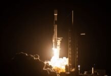a-falcon-9-rocket-will-hit-the-moon-this-summer-at-seven-times-the-speed-of-sound