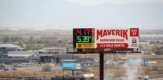 as-us-gasoline-passes-$4,-hegseth-says-ground-war-still-an-option