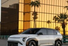 kia-shows-off-small-cars-in-ny:-the-2027-ev3-and-2027-seltos-hybrid