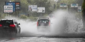extreme-weather-batters-italy’s-adriatic-regions,-cutting-roads-and-rail-lines