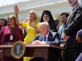 far-right-religious-leaders-advising-trump-see-iran-as-an-end-times-holy-war