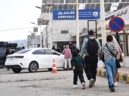syria-shuts-border-crossing-with-lebanon-after-israeli-strike-warning