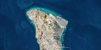 us-hits-air-defenses-on-iran’s-kharg-island