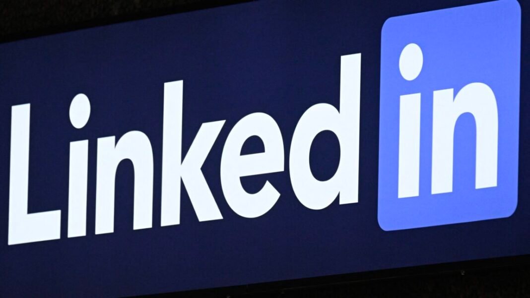 linkedin-scanning-users’-browser-extensions-sparks-controversy-and-two-lawsuits linkedin-scanning-users’-browser-extensions-sparks-controversy-and-two-lawsuits