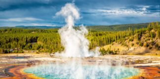 new-paper-argues-history,-not-mantle-plume,-powers-yellowstone
