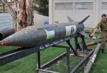 hamas-keeps-its-guns-as-diplomacy-runs-in-circles