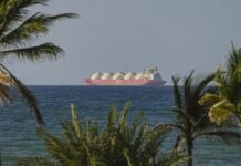 strait-of-hormuz:-why-the-us-and-iran-are-sailing-in-very-different-legal-waters