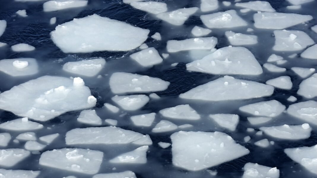 deep-diving-robots-help-crack-the-mystery-of-antarctica’s-vanishing-sea-ice