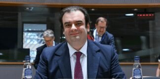 eu-needs-energy-union-to-compete-with-us-and-china,-eurogroup-chief-says