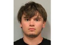 snorkel-tour-turns-into-nightmare-after-passenger-brutally-stabs-captain-at-sea