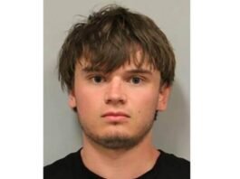 snorkel-tour-turns-into-nightmare-after-passenger-brutally-stabs-captain-at-sea