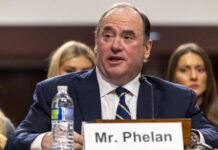 us.-navy-chief-resigns-amid-pentagon-infighting