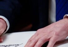 palantir-is-helping-trump’s-irs-conduct-“massive-scale”-data-mining